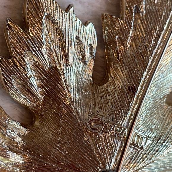 Three Sarah Coventry vintage brooches - Picture 7 of 8